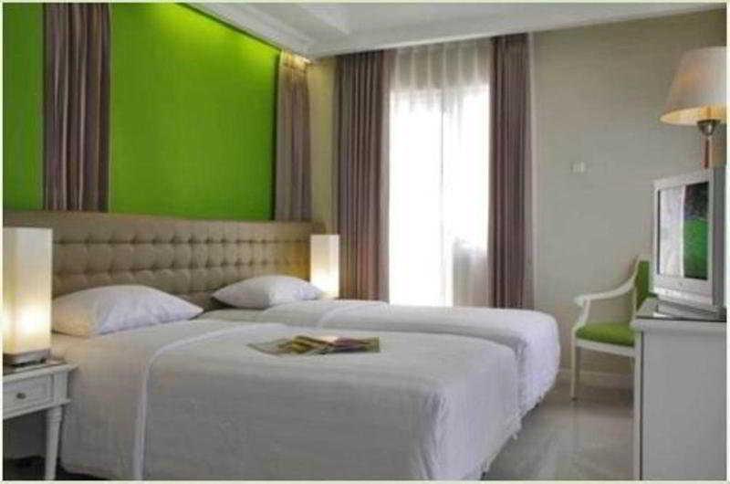 Ciputra Golf, Club & Hotel سورابايا الغرفة الصورة