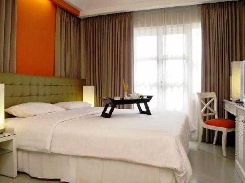 Ciputra Golf, Club & Hotel سورابايا الغرفة الصورة